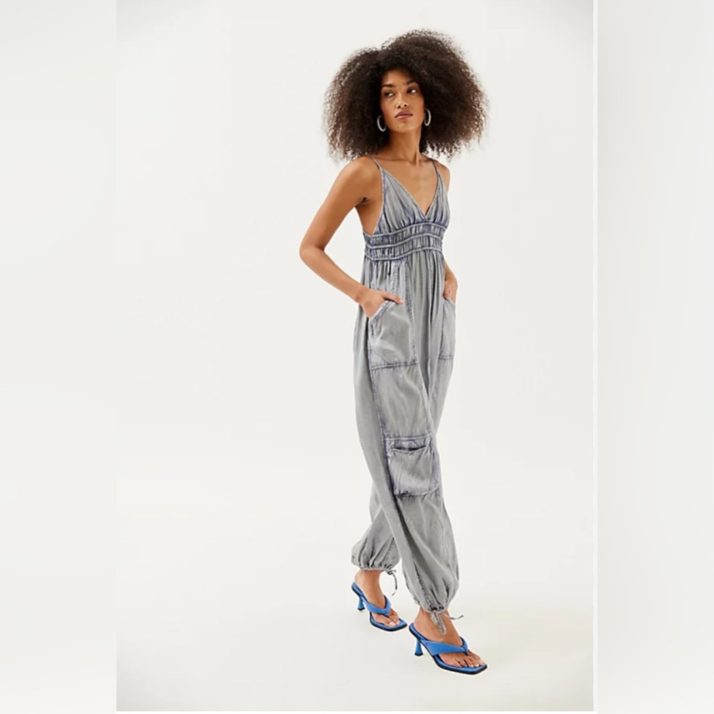 Out from under Holden cargo romper in gray Sz m boho vacation beach loungewear